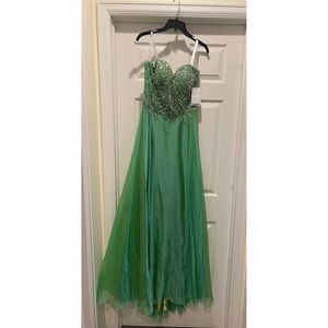 Green Gigi by La Femme Size 8 A-line dress